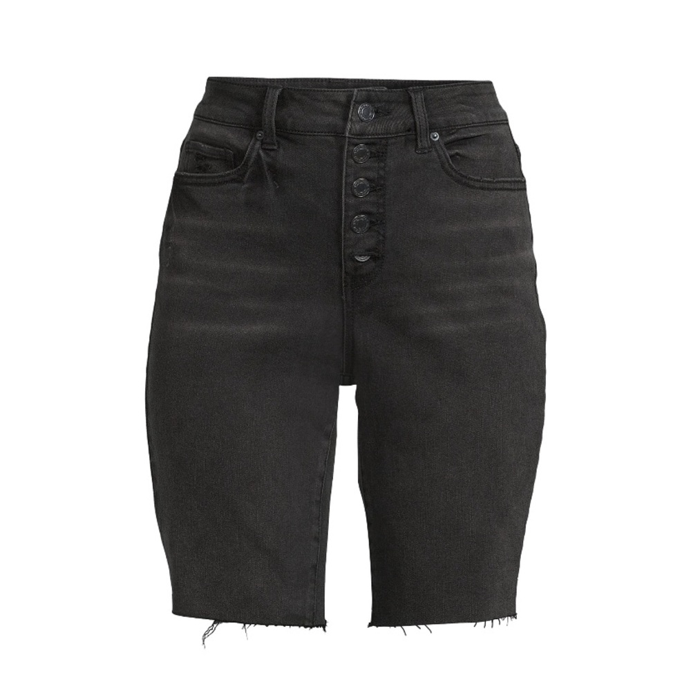Time and Tru Women’s high rise button fly denim bermuda short; 4” inseam; size:6